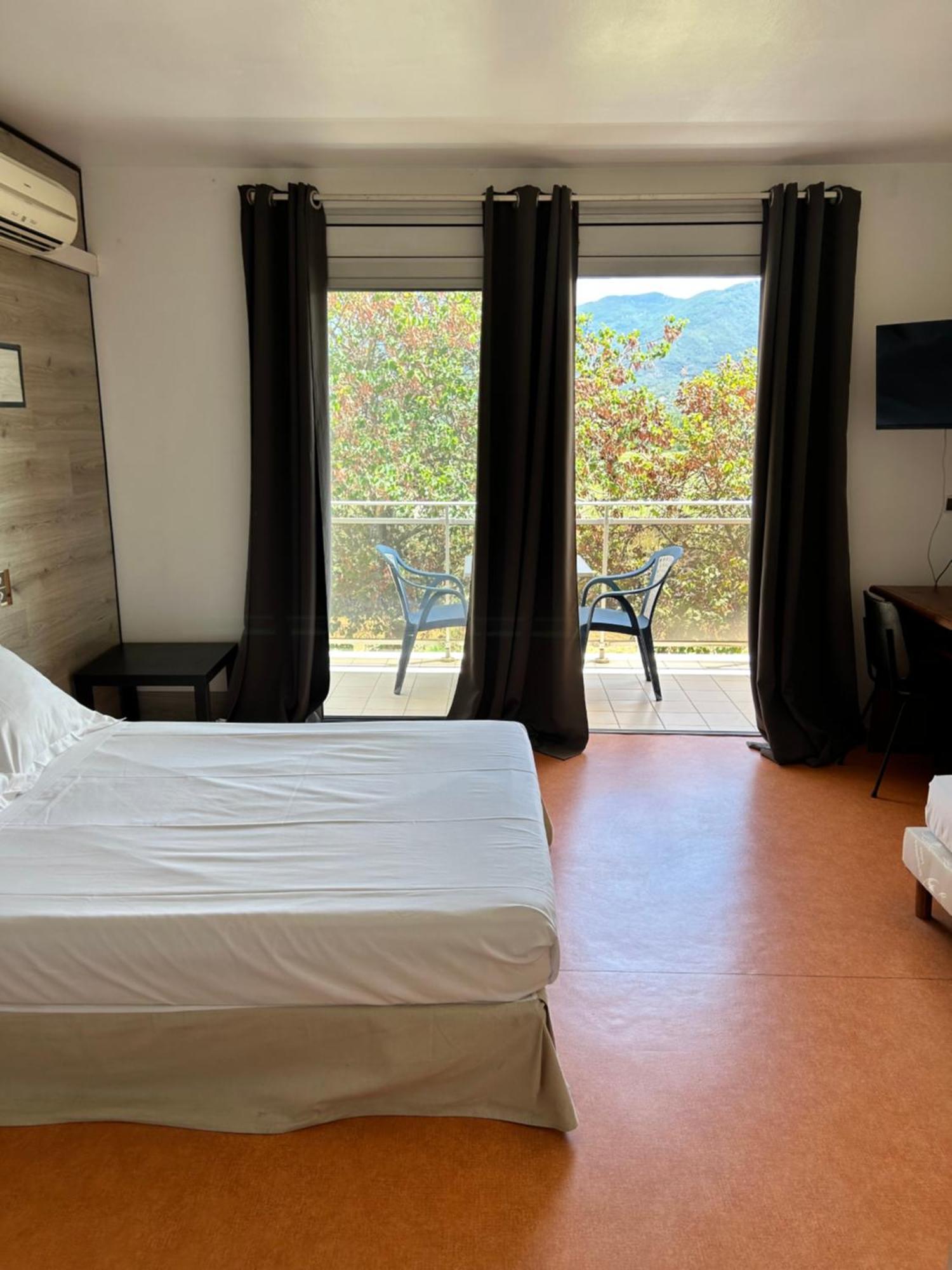 Hotel La Garenne Tresserre Екстериор снимка